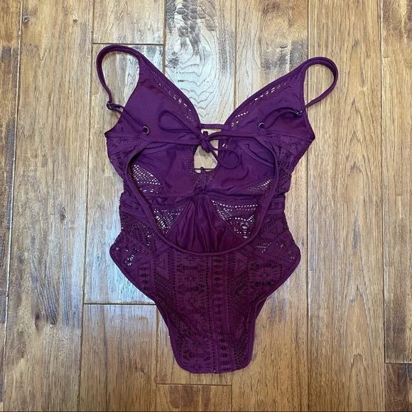 Becca by Rebecca Virtue Show Tell One Piece Swimsuit